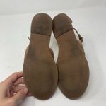 Gibson Latimer  Jaylee Circle Ornament Sandal Size 8 Tan Sheep Leather Gold Ring Photo 3