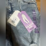 Refuge NWT JRS/women 11 -Cali , ultra high rise skinny distressed stretch denim. Photo 2