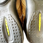 Clarks Wave Olive Green Nubuck Suede Bucs Women’s Size 7 Strap Detail READ Photo 7