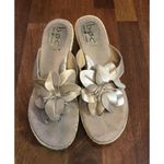 Born concept Women’s  BOC Size 10 Gold Leather Flower Straw Wedge Thong Sandals Photo 2