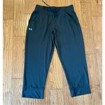 Under Armour  black cropped jogger pants size small Photo 1