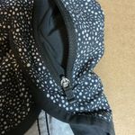 Lululemon Athletica floral Black and White Patterned Shorts size 6 Photo 5