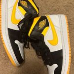 Nike Air Jordan 1 Mid Photo 8