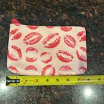 Ipsy “lips” cosmetic bag Pink Photo 1