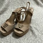 Gianni Bini  x‎ Venita Aspen Sienna Taupe Suede Platform Dress Sandals Photo 1