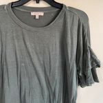 Wonderly  medium green top Photo 1