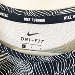 Nike  Running Large L Dri-Fit Short Sleeve Top Activewear T-shirt Photo 3