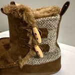 Comfy Brand women’s Fall fur lined toggle closure boots size 7 Photo 3