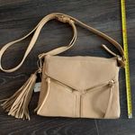 Francesca's Francesca’s Tan Crossbody Bag Photo 1