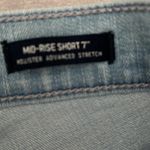 Hollister EUC  Advanced Stretch Mid Rise Light wash Jeans Shorts size 3  waist 26 Photo 2