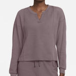 Nike  Yoga Dri-Fit Luxe Cover-Up Shirt Women Long‎ Sleeve Henley Size Medium Knit Photo 0