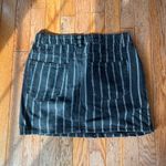 Vanilla Star Jeans black and white striped mini skirt Photo 5