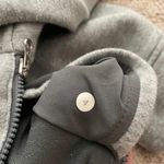 Lululemon Sweatshirt Photo 3