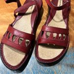 Hush Puppies NWOT  Red Leather Comfort Sandals Cushioned Footbed size 7 Photo 2