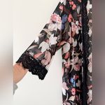 Torrid  Kimono Robe Tunic with Black Crochet Trim in Black Multi Floral Size 1/2 Photo 3