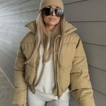 Bershka nwt camel puffer padded jacket Photo 2