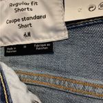 H&M  Women’s Distressed Blue Jean Shorts Size 30 – Trendy NWT‎ Photo 1