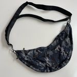 Lug Purse Boomerang Bag Crossbody Sling Pockets Adjustable Camo Grey Black Blue Gray Photo 0
