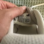 New Balance  freshform sneakers iridescent womens 8.5 Photo 6