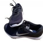 Nike NWT 🖤🤍 WIDE Womens Flex Trainer Black and Silver Sneakers, Size 8.5 WIDE Photo 13