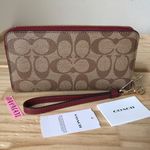 Coach Wallet Photo 1