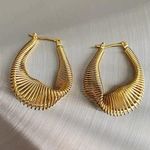 Gold Hoop Earrings, Thick Hoop Earrings, Geometric Hoops Photo 5