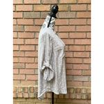 Torrid NWT Light Gray Blouse wi/ Arrow Pattern Size 1X 14-16 Photo 1