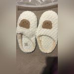 NWOT Women’s Cozy Cream Teddy Bear Slippers In It’s Original Bag White Size undefined Photo 2