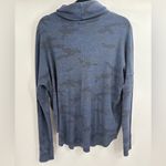 Evereve Michael Stars Blue  Marcy Camo Print Thermal Tunic Top Womens Medium Photo 7