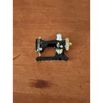 Vintage Black And Gold Sewing Machine Brooch NWOT Classic Craft Theme Pin Photo 3
