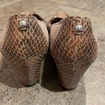 Donald Pliner Donald J Pliner Tan Suede Wedge Shoes Womens Size 8.5N Snakeskin Leather Photo 6
