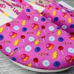 Toms Nwt  limited edition candyland confections print shoes flats pink sz w7 Photo 10