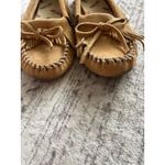 Minnetonka moccasin size 6 tan shoe women's brown Photo 1