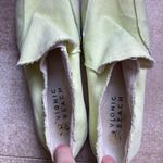 Vionic  Beach Canvas Flats Malibu Yellow Casual 9 Coastal Vaca Resort Slip-On Y2K Photo 0