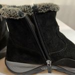 Easy Spirit Black Suede and Faux Fur Side Zip Ankle Boots Women’s Size 7M Photo 9