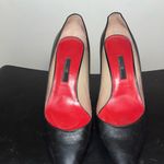 Chanel Carolina Herrera Black Leather Pumps Sz 39. Photo 2