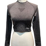 Gymshark  Shirt Womens Medium‎ Gray Seamless Crop Top Neutral Workout Athleisure Photo 0