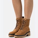 Tory Burch  Tan Lace Up Boots with Chunky Sole size7 Photo 3