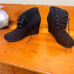 Arizona Jeans Women’s black wedges lace up EUC 7M Photo 2