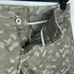 Market & Spruce  Women's Camellia Cargo Shorts Olive Green Camo 5" Inseam  Size 8 Photo 6