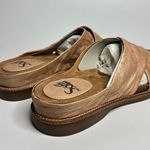 Söfft Brylee Criss Cross Leather Slide Sandals in Champagne Gold Size 8.5 Photo 2