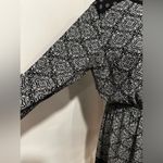 Casual Black and White Geometric Paisley Print Dress. Medium. Dot Pattern Trim. Photo 9