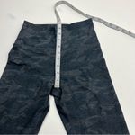 Vuori  Womens Clean Elevation Legging Black Camo Size XS Athletic Stretch Pull-on Photo 6