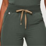 FIGS  High Waisted Zamora Jogger Scrub Pants in Moss Green 5700 Size XL Tall Photo 7