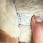 UGG  Women’s Slippers Shoes Size 11  Photo 4