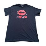 Gildan XOXO Kissy Lips Valentine Women’s T-shirt Photo 0