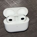 FOR KARLI—Apple AirPods (newest version) White Photo 0