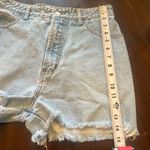 Levi's Vintage 80's 90's BONGO High Rise Mom
Short light wash Jean USA
Gene Montesano Photo 10