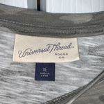 Universal Threads Camouflage twist tee shirt Photo 2