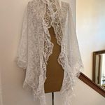 Vintage White large lace shawl with ruffles Photo 2